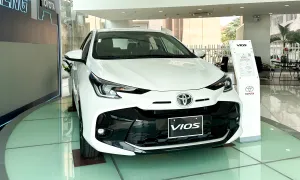 Toyota giảm giá hàng loạt xe tháng 8