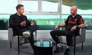 Thành tích của Ten Hag tương đương Gary Neville