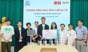 Quỹ Hy vọng và UNIQLO tặng thiết bị y tế cho bệnh viện