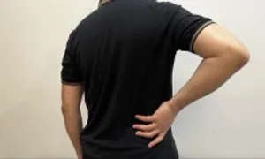 3 cách nhận biết cơn đau lưng có thể liên quan đến thận