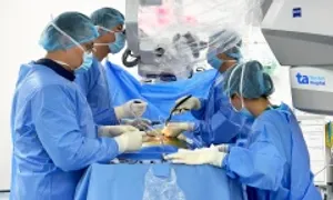 Đột ngột liệt tứ chi do thoát vị đĩa đệm cổ