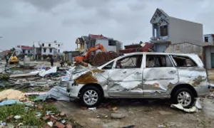 Biển Đông còn khoảng ba cơn bão, áp thấp nhiệt đới